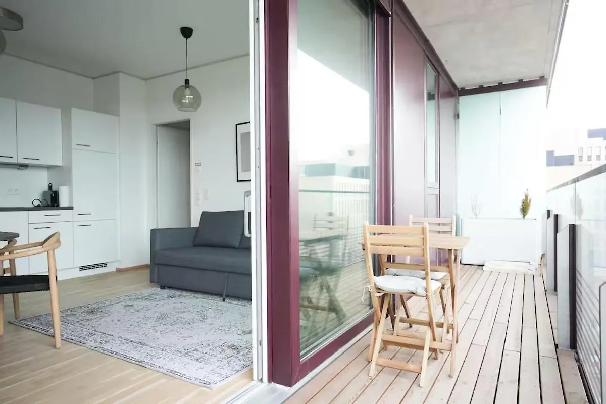 High Rise Balcony I Roof Top Pool I Close To Metro Vienna Apartment