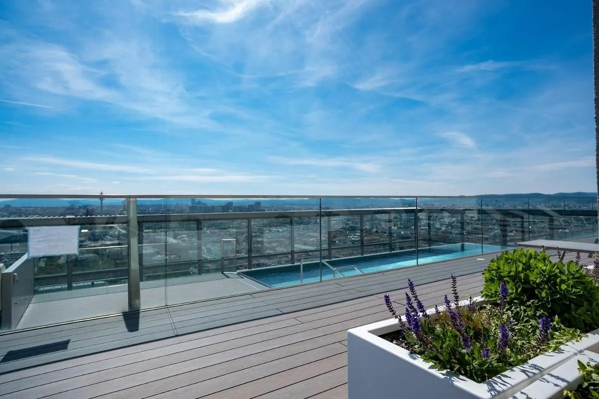 Apartment High Rise Balcony I Roof Top Pool I Close To Metro Vienna Austria