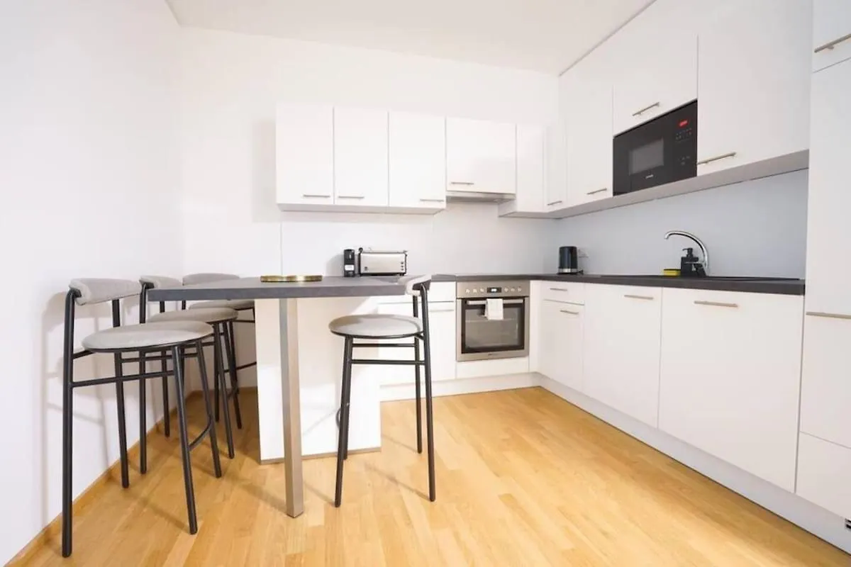 Διαμέρισμα High Rise Balcony I Roof Top Pool I Close To Metro Βιέννη