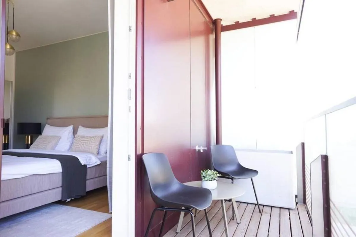 Apartment High Rise Balcony I Roof Top Pool I Close To Metro Vienna