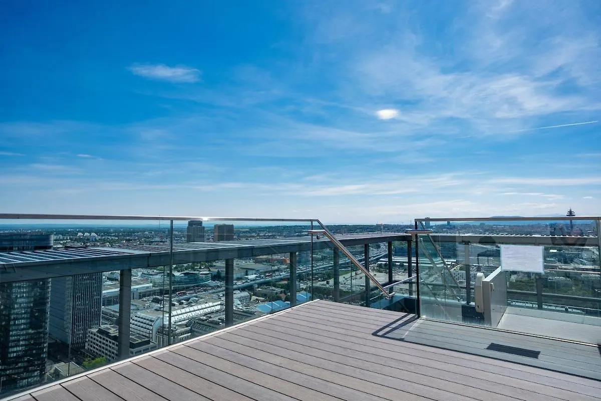 High Rise Balcony I Roof Top Pool I Close To Metro Vienna Austria