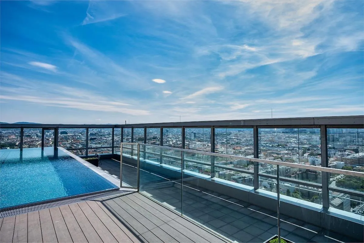 Apartment High Rise Balcony I Roof Top Pool I Close To Metro Vienna Austria