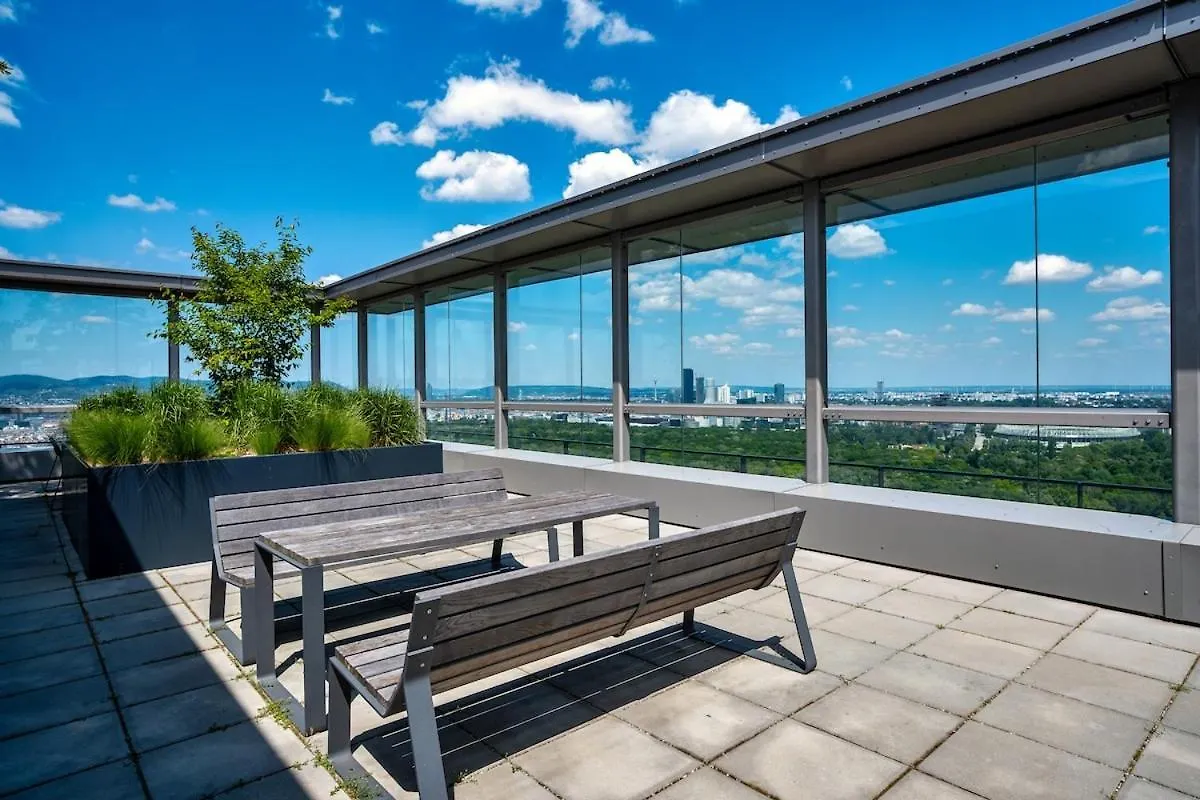 Apartment High Rise Balcony I Roof Top Pool I Close To Metro Vienna