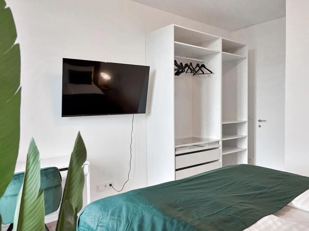 High Rise Balcony I Roof Top Pool I Close To Metro Vienne Autriche